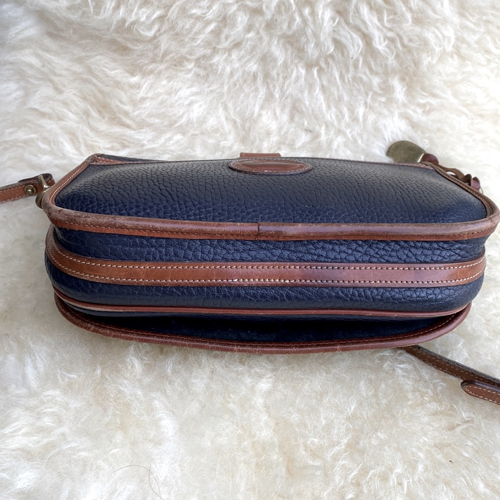 Vintage Dooney and Bourke bag - Picture 3 of 9